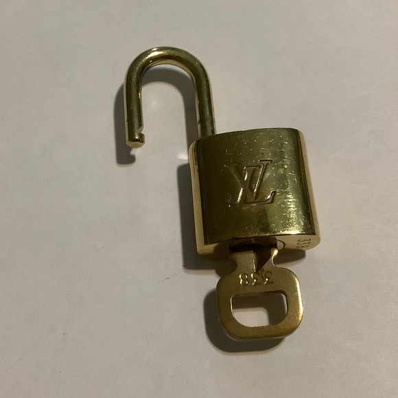 Louis Vuitton Lock and Key #338 - Picture 5 of 5